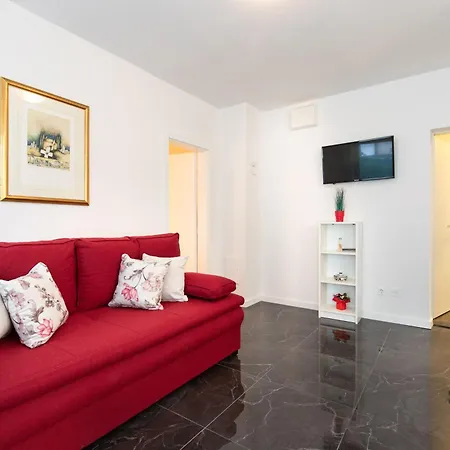 Apartment Im Erdgeschoss Mit Ueberdachter Terrasse Baska (Krk)